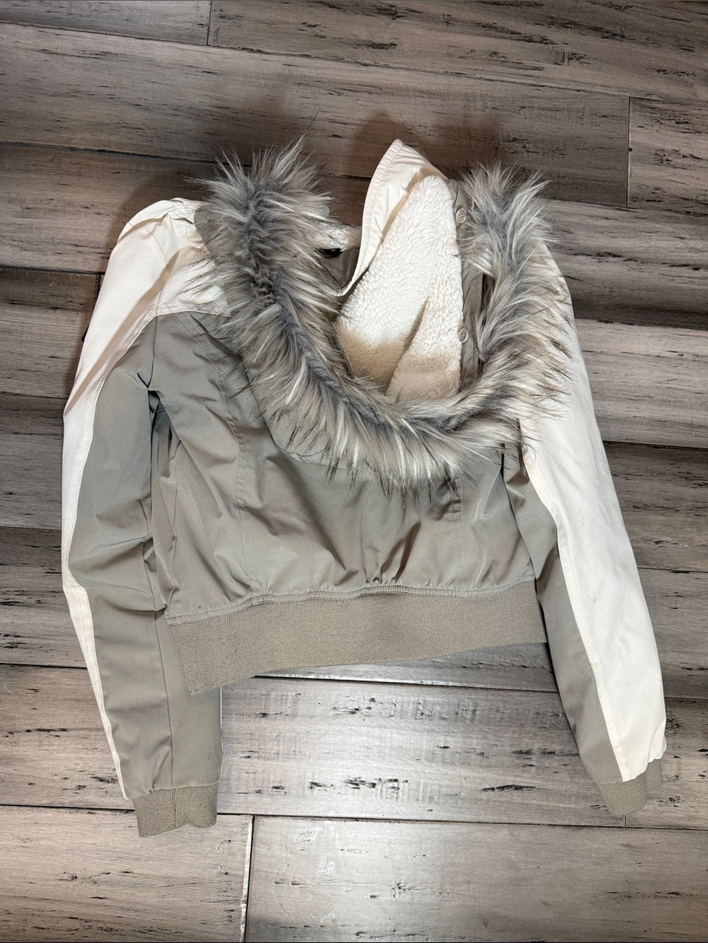 Hollister White and Grey Jacket - Picture 10 of 12